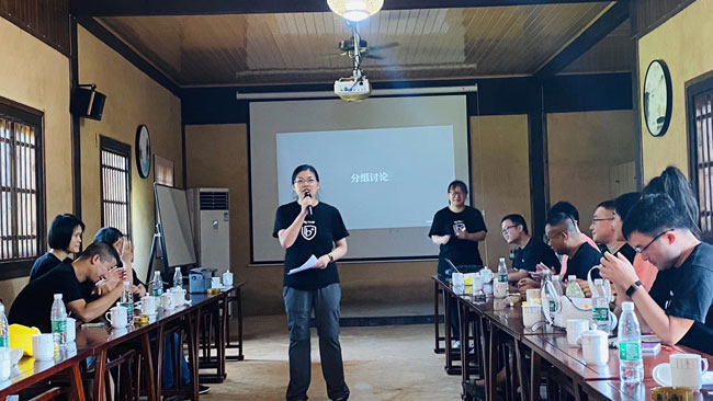 HiShop老兵营班会｜千里驰骋不忘本，共聚一心齐向前