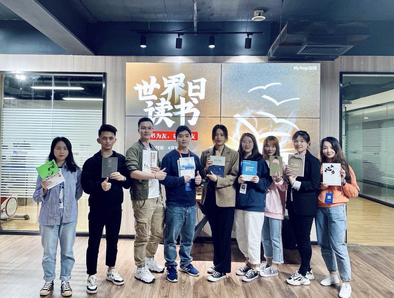 人物 | 刘正吾---向外看世界，向内看自我